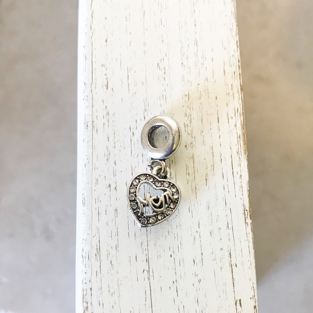Mom heart charm white